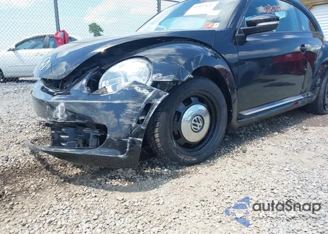 2015 Volkswagen Beetle 1.8T Classic из США, поврежденный, VIN 3VWF17ATXFM611262